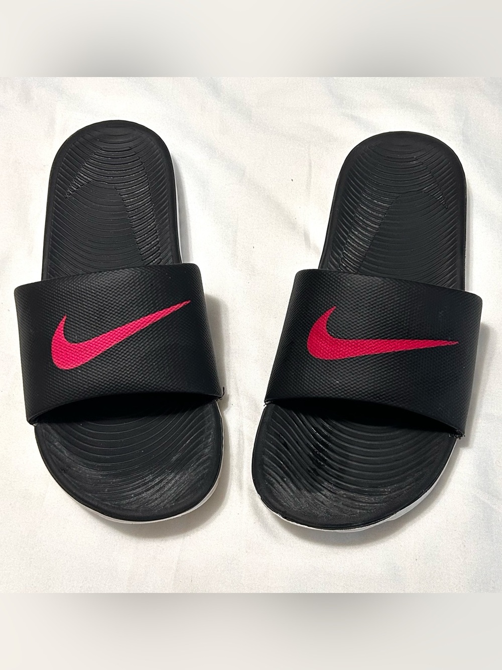 Nike Women's Black Slide Sandals with Hot Pink Swoosh Size 11 Excellent Cond.